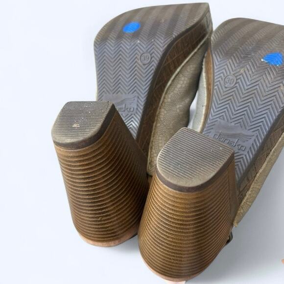 Dansko Reggie Peep Toe Heel Sling Back Tooled Leather Bootie Sandal Taupe sz 39 - Picture 12 of 12